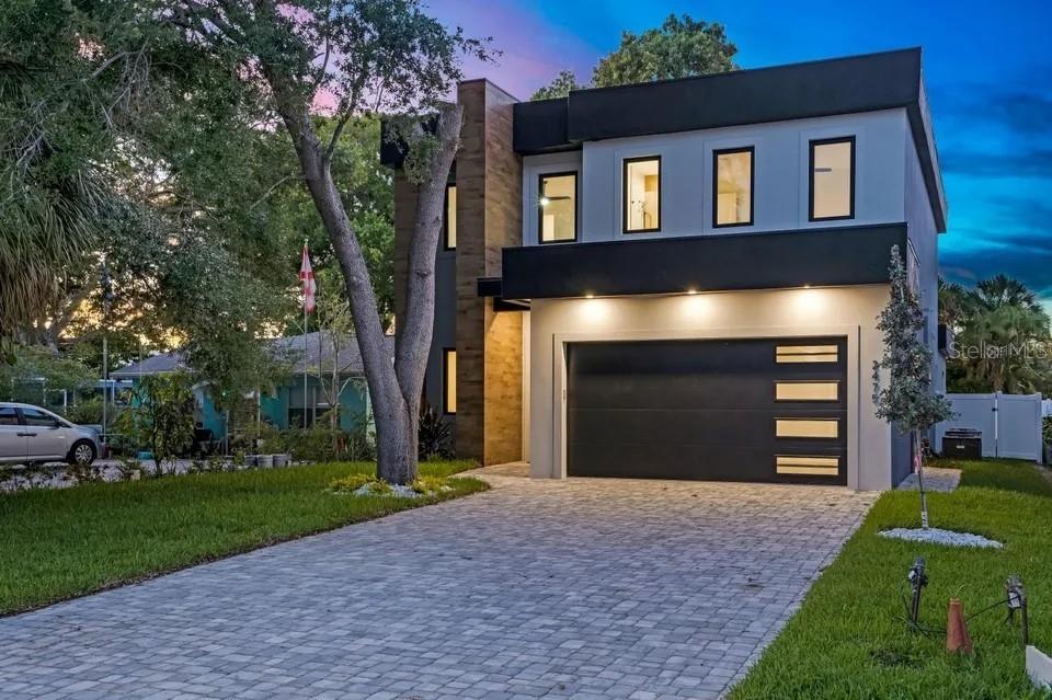 2475 Bay Street, Sarasota, FL