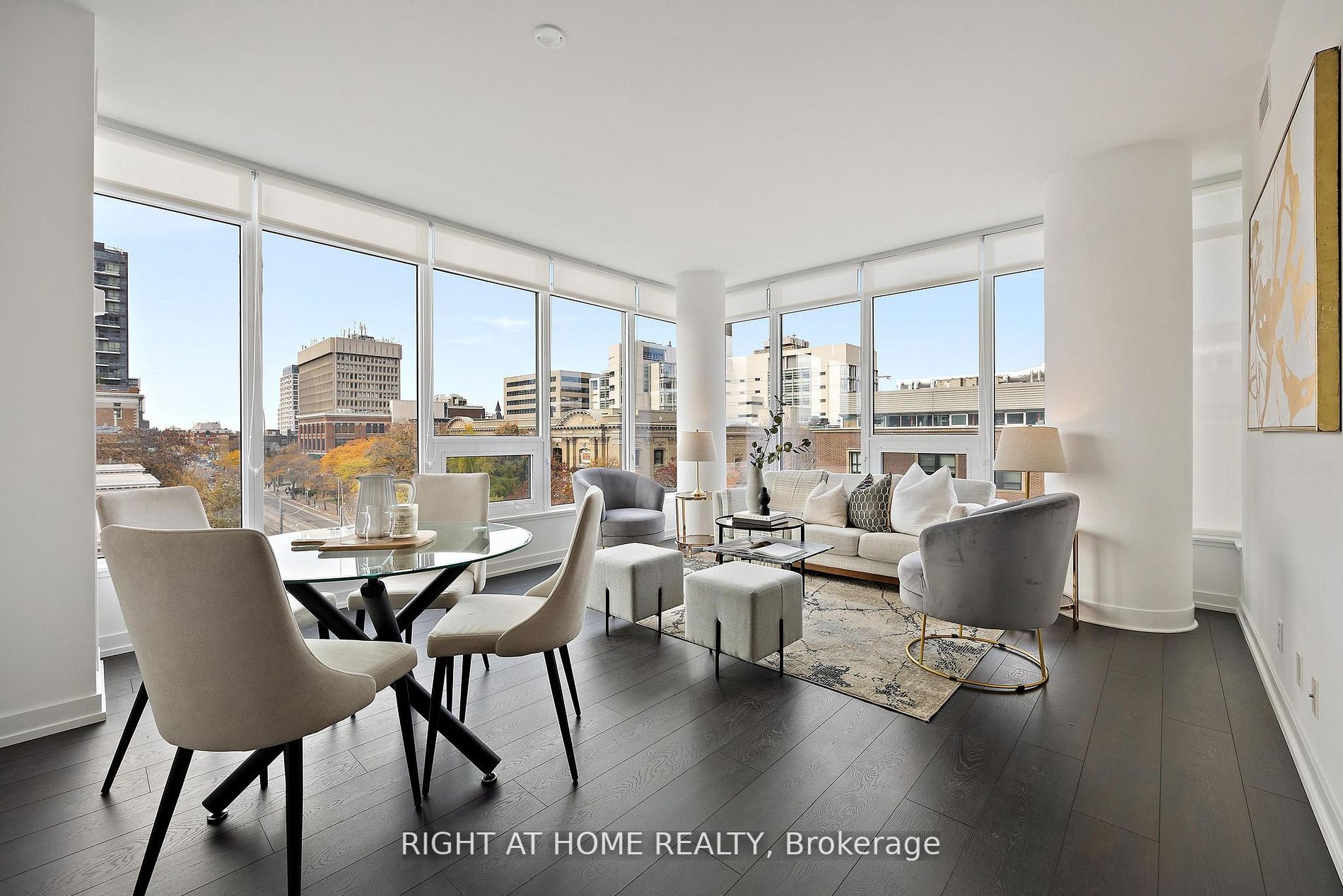 203 College St 504