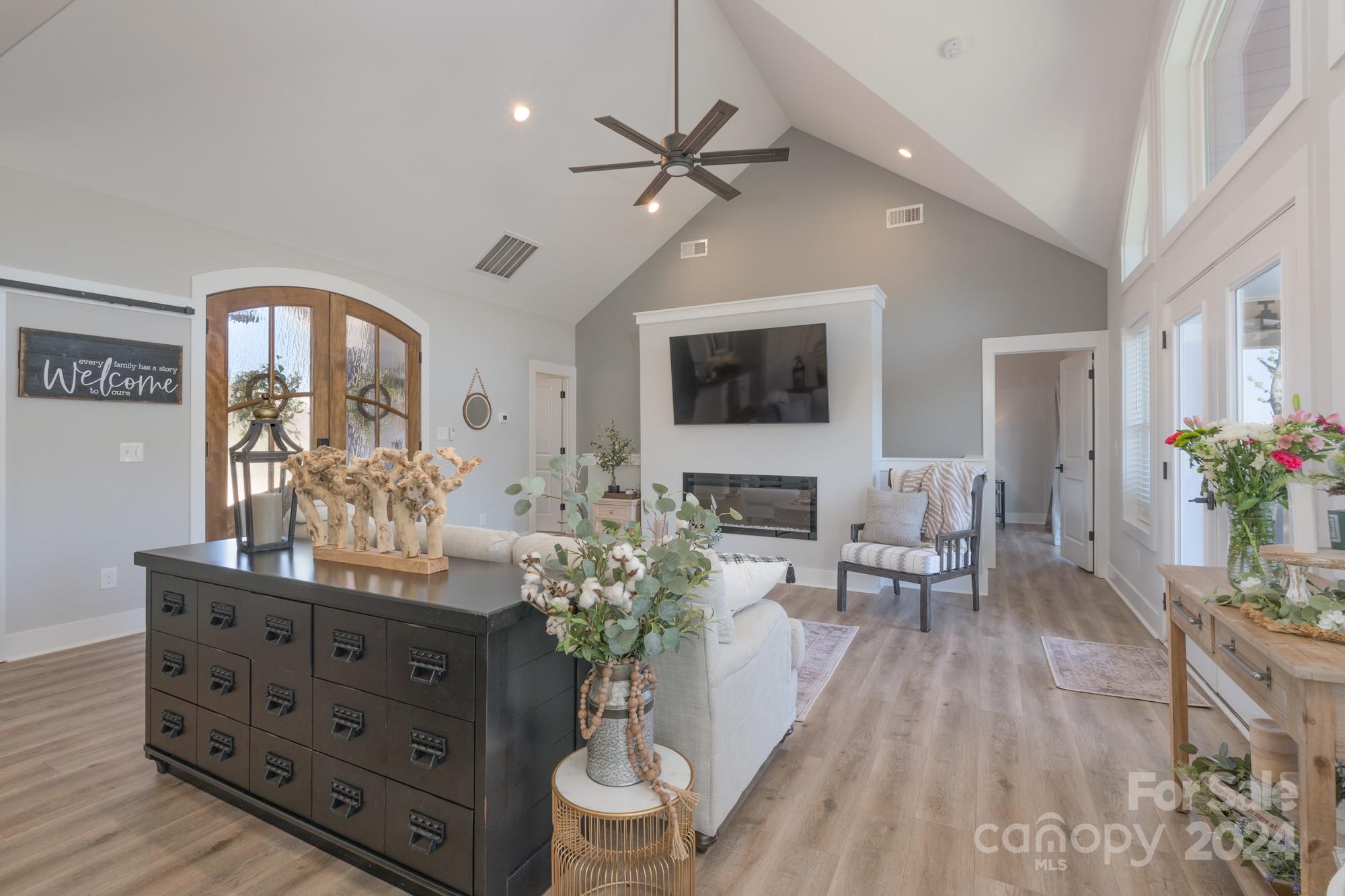 376 Landing Trail