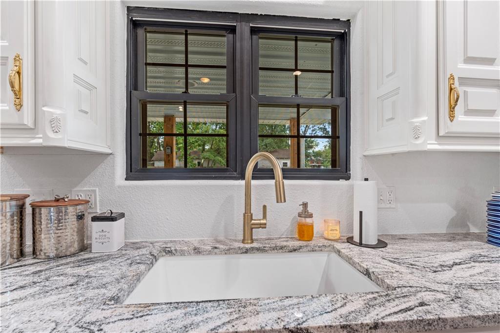 427 W Walnut Street