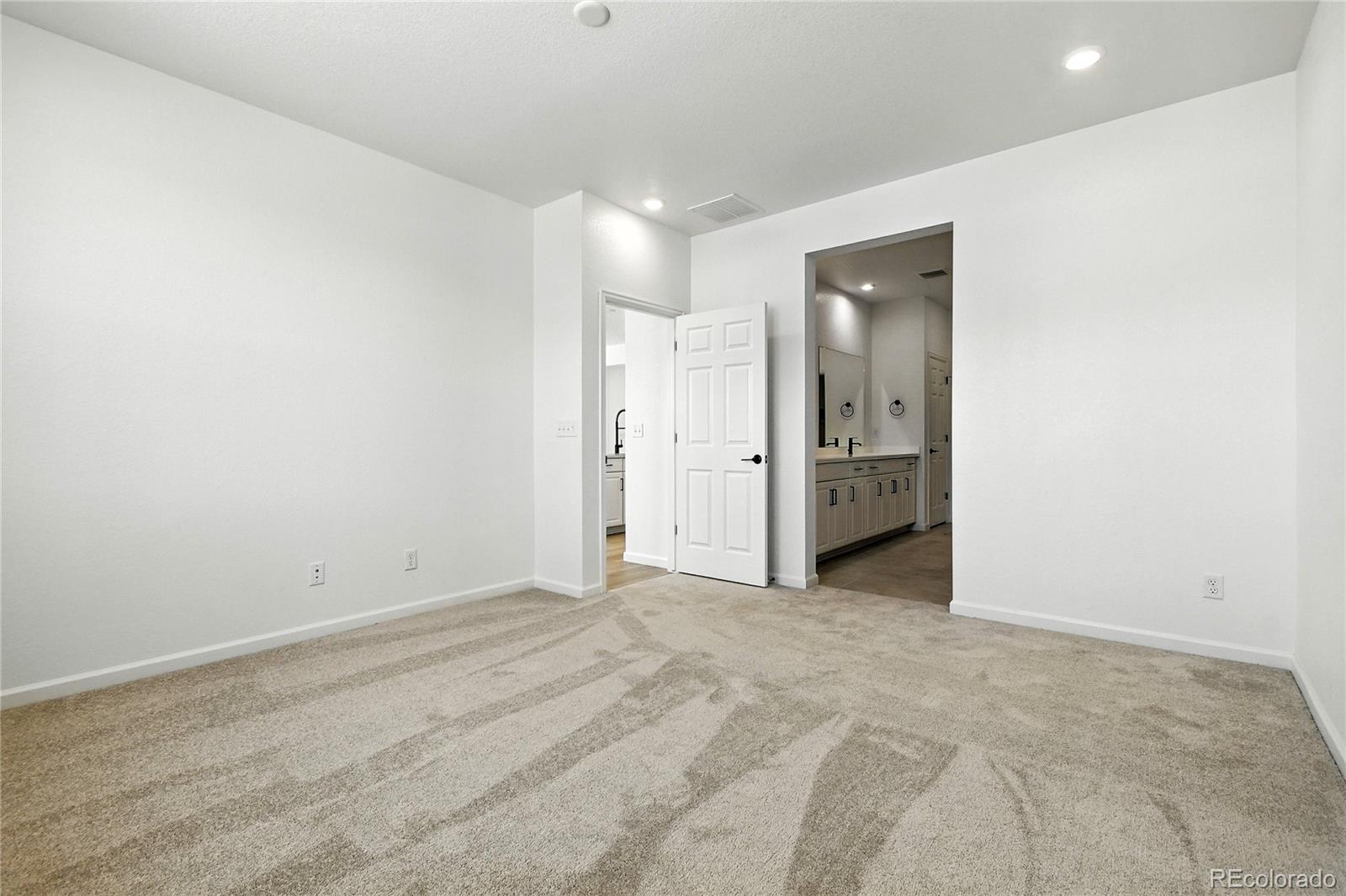 3443 N Denali Street