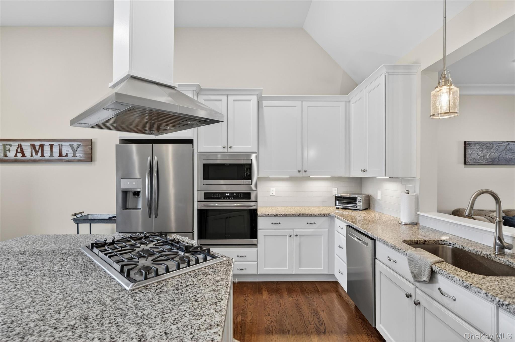4 Strasser Place