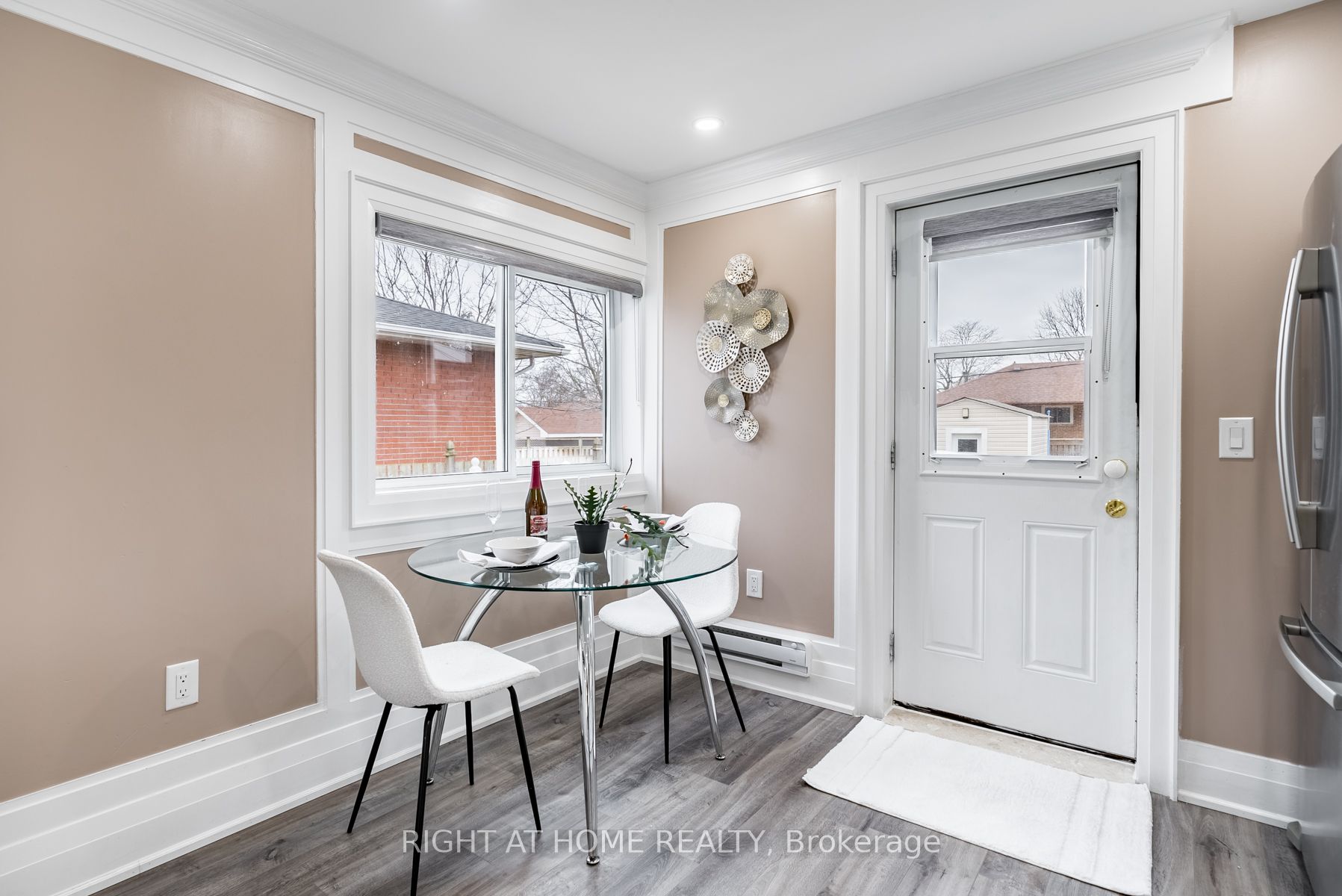 124 Guelph St