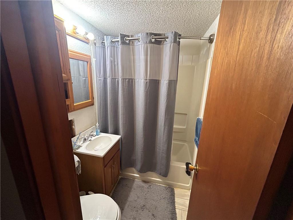 8105 N Summit Street