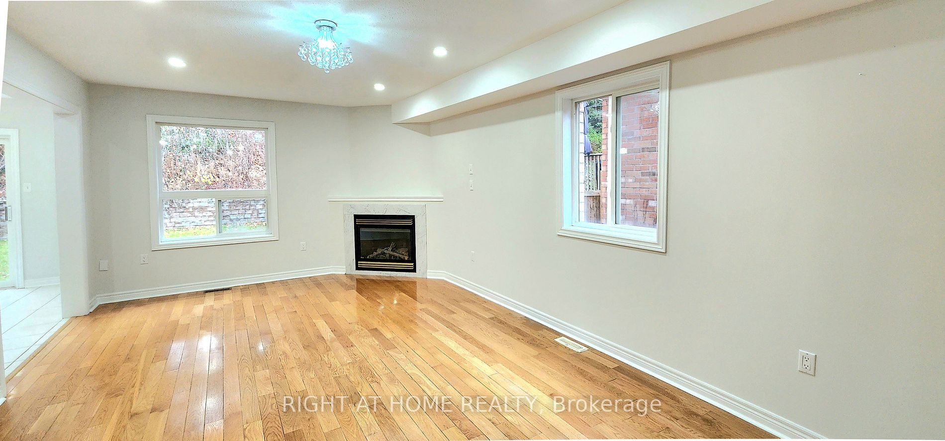 39 Bloom Cres