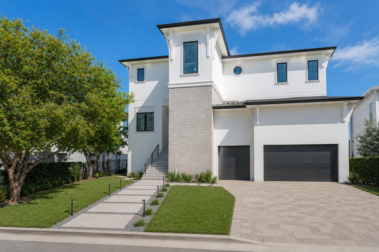 654 Geneva Place, Tampa, FL