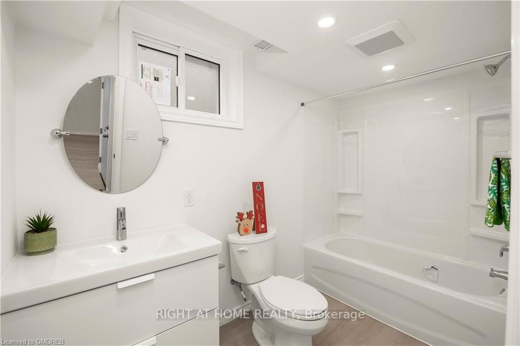 60 Champlain Ave Lower U