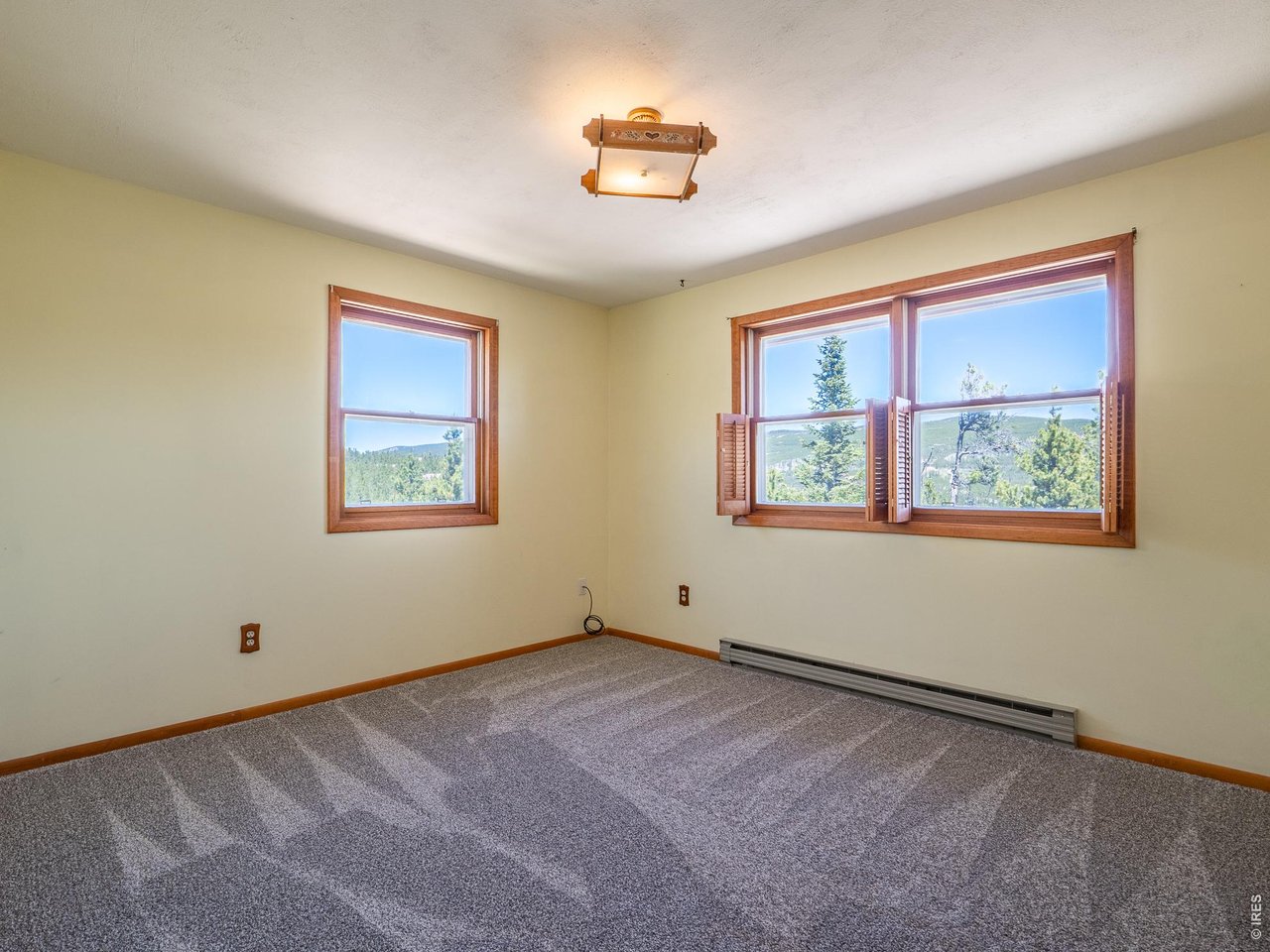 1847 Shoshoni Dr