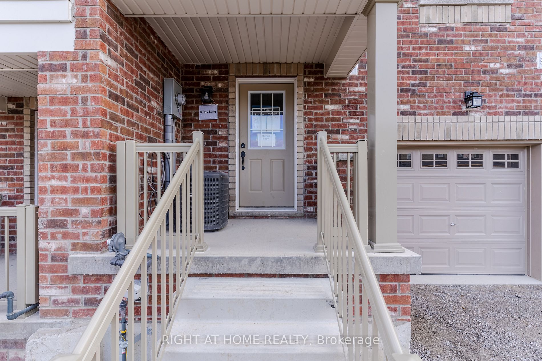 8 Hay Lane