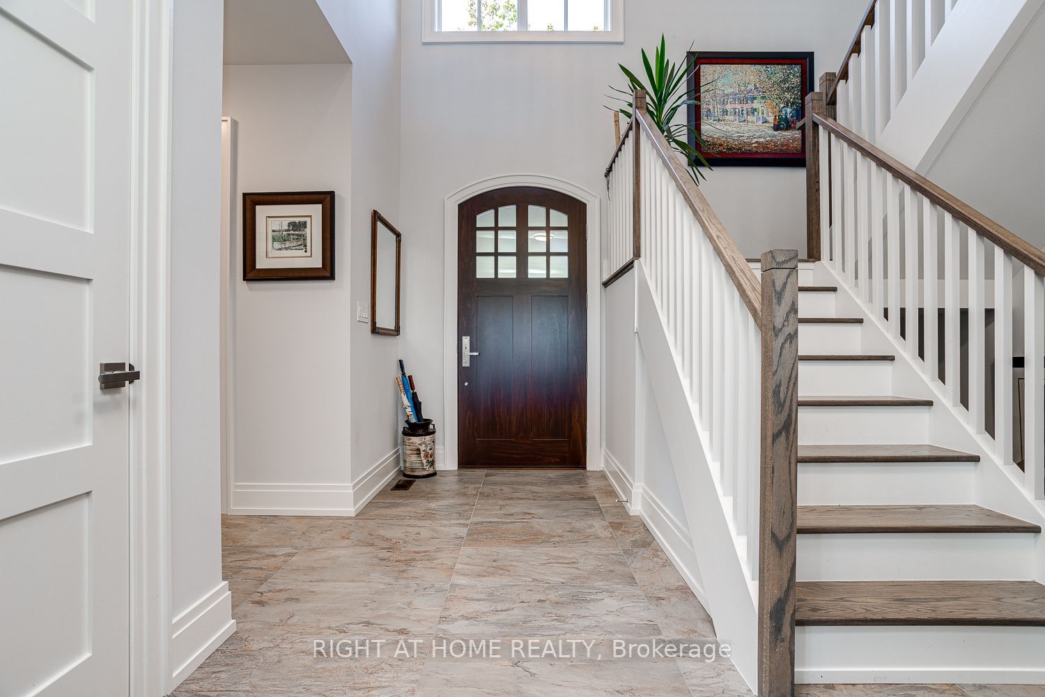 263 N Main St