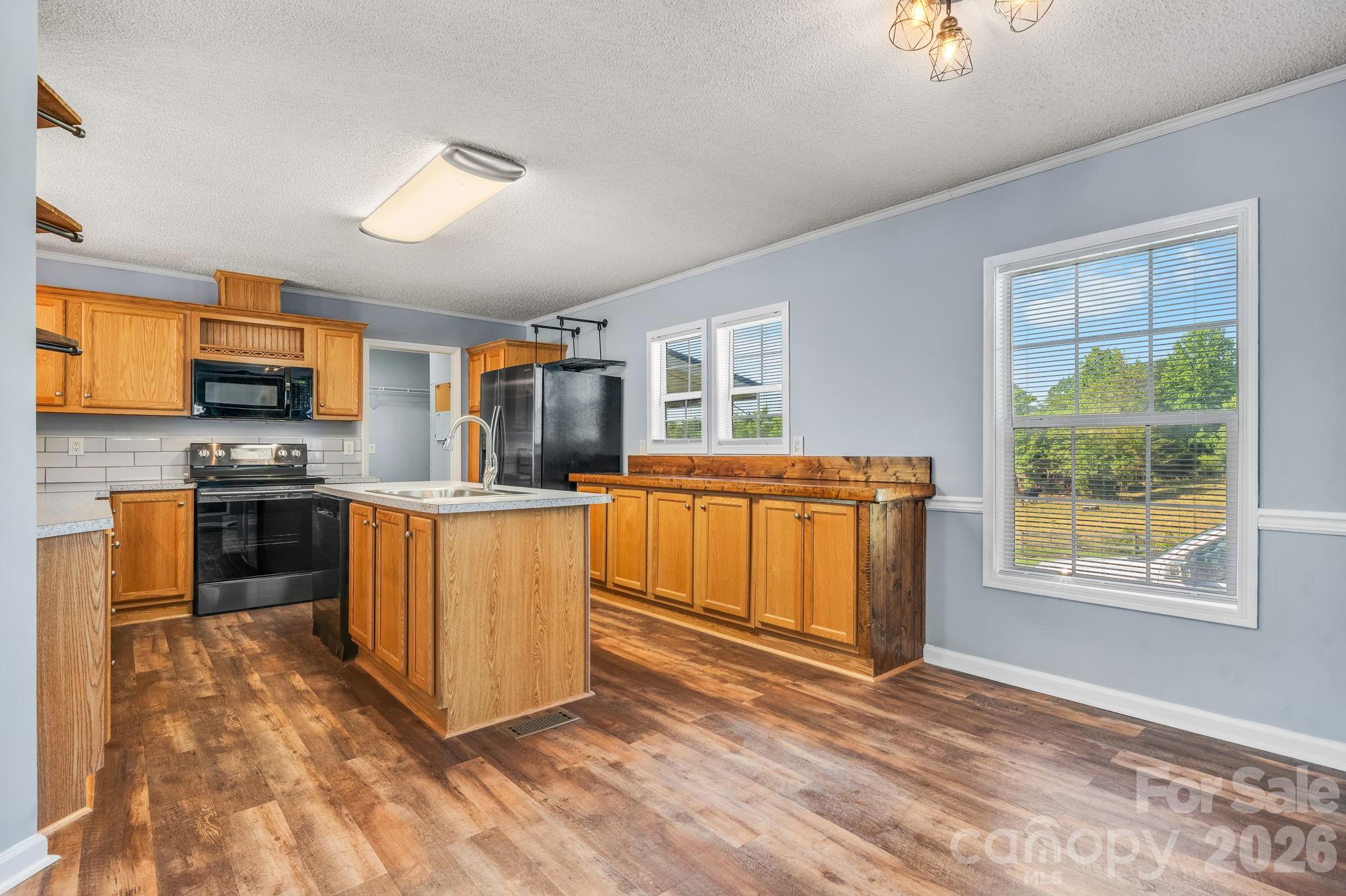 3015 Farm Pond Lane