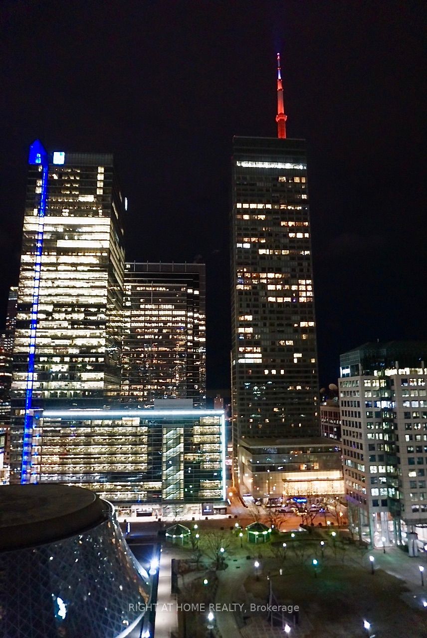 224 W King St 1505
