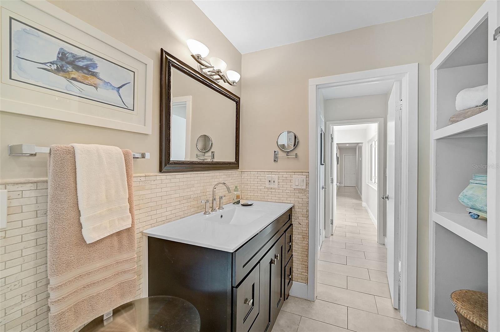 400 Nokomis Avenue S