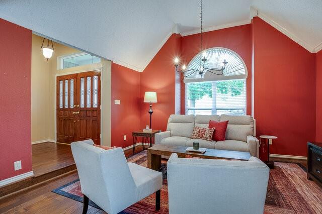 807 Rolling View Court