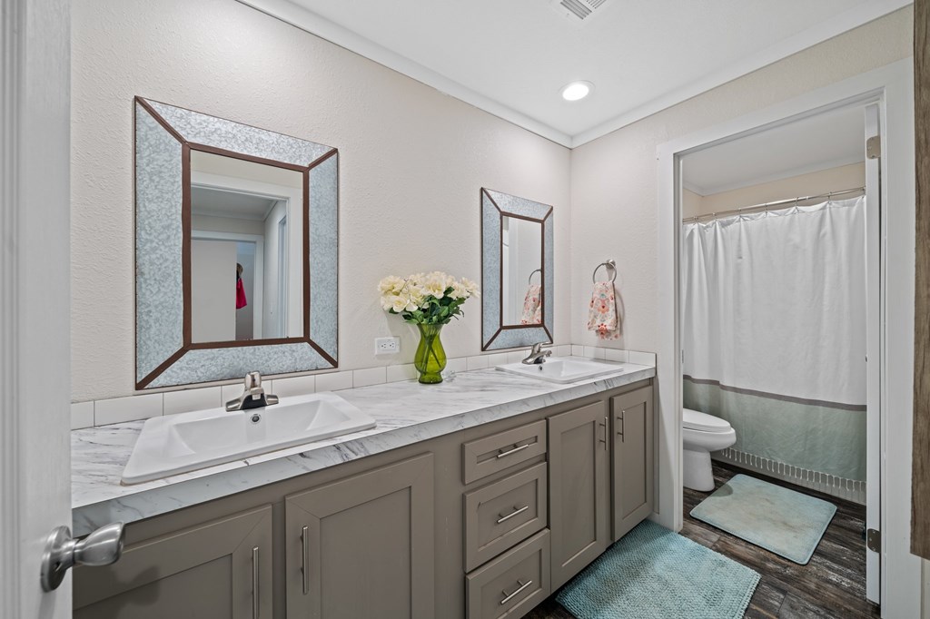 195 NW Crooked Creek Path