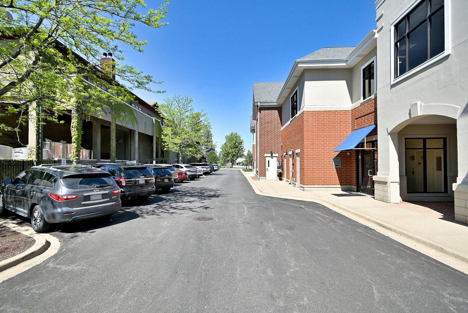 25 E Main Street 202