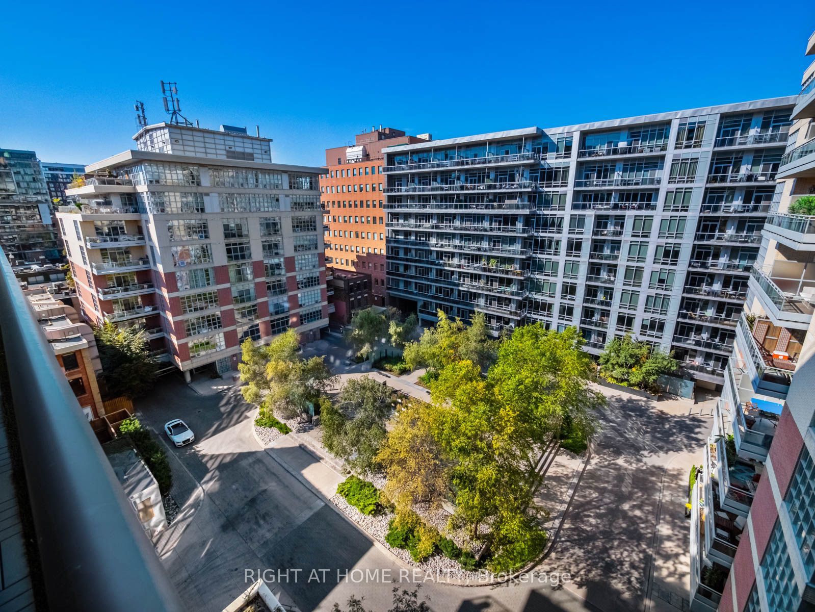 478 W King St 815