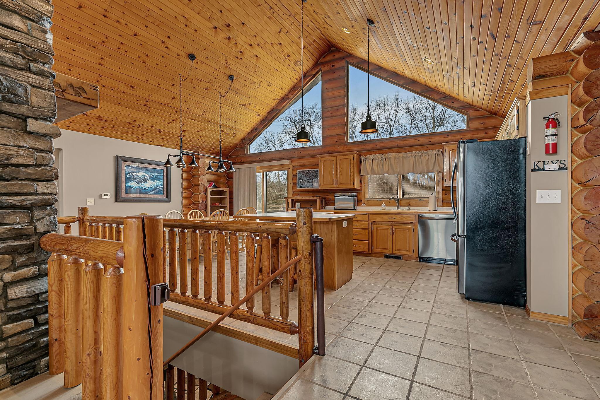 20368 Edgehill Circle