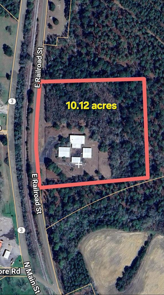 A unique opportunity to own this piece of history which includes 10 acres at the old Ochlocknee High School in Ochlocknee, Georgia, featuring four commercial buildings and a expansive wooded lot. There are endless possibilities with this property, whether you choose to remodel the existing buildings or tear them down. This would be the perfect area to rebuild for your business, daycare or educational spaces.  The opportunities are limitless. Call your favorite agent to show this diamond in the rough.