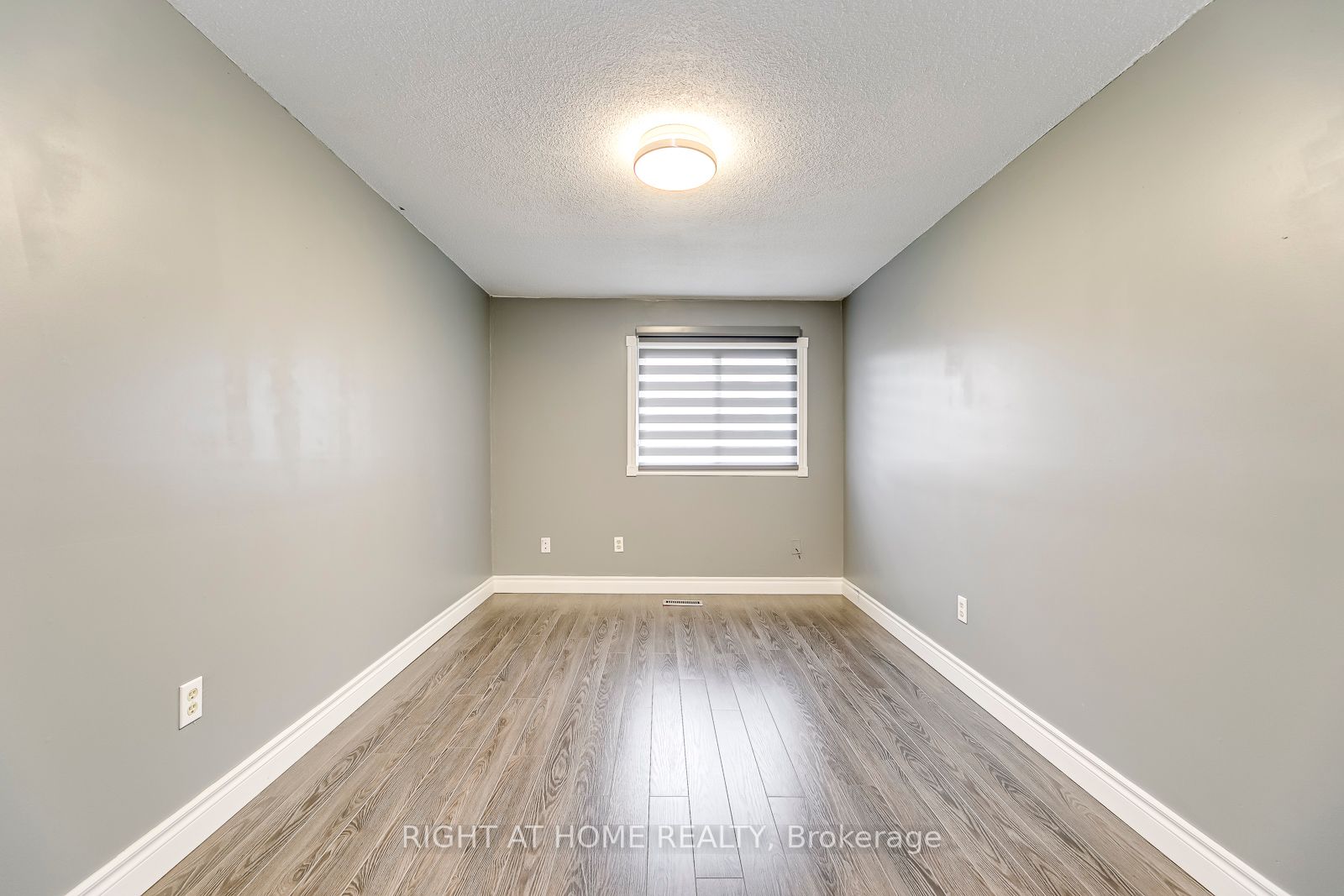 3125 W Fifth Line 76