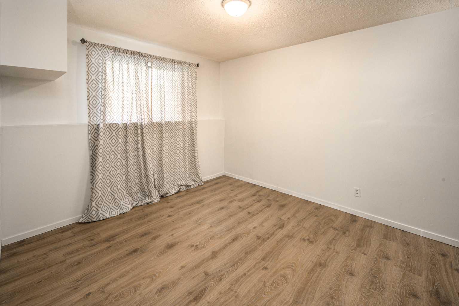 4523 73 Street NW 1-8