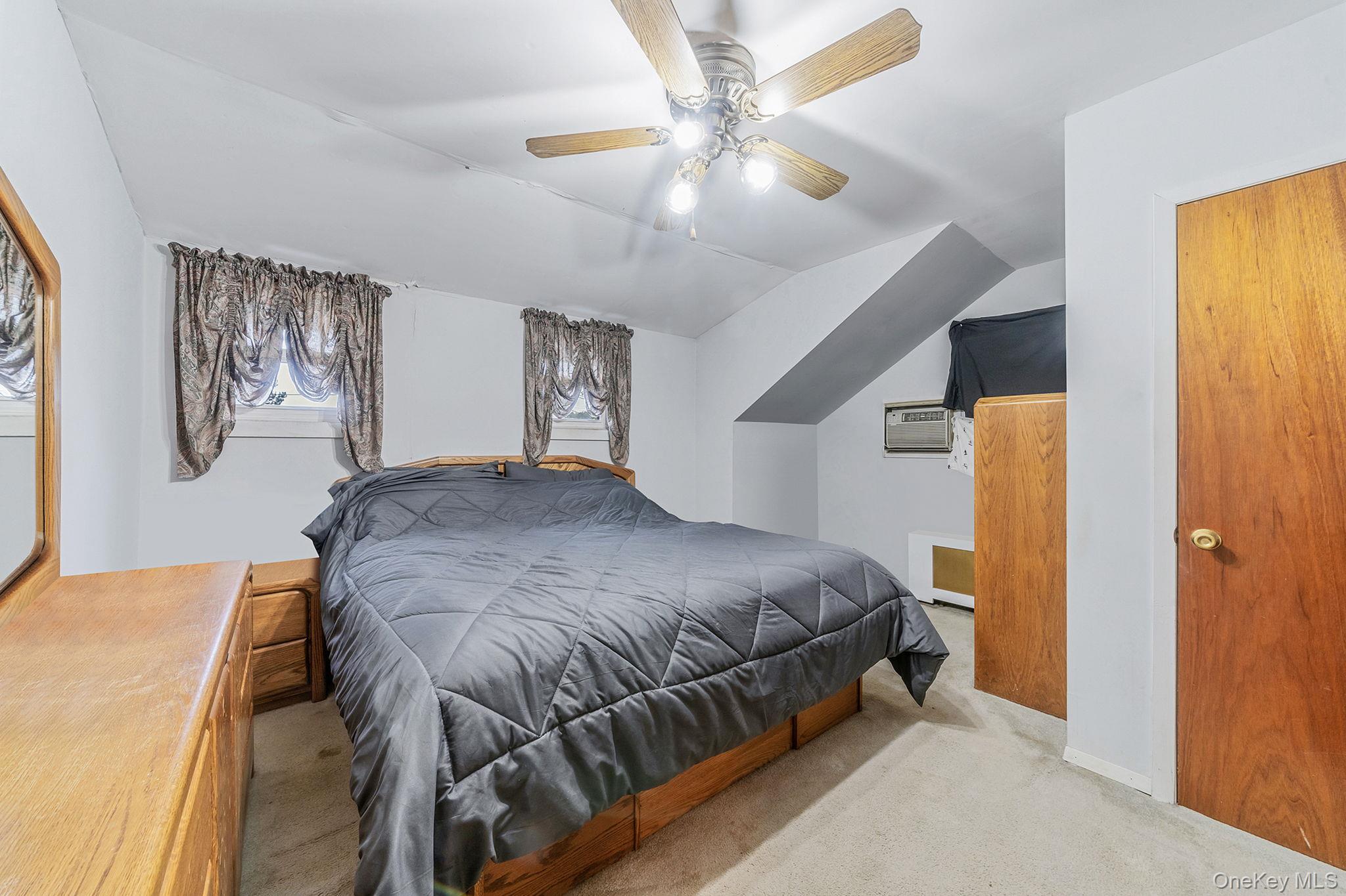 55 E Neck Court