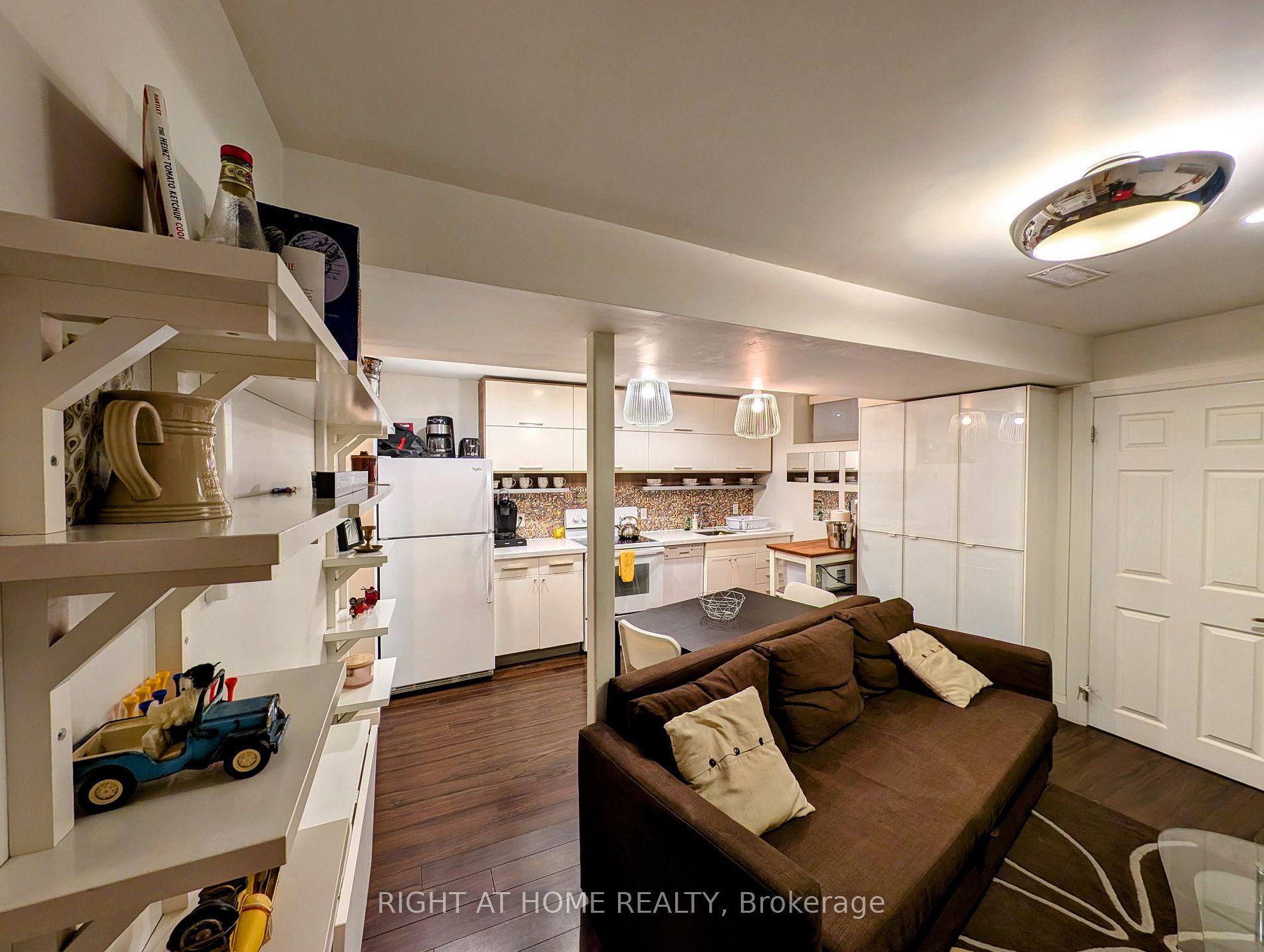 297 Keele St B