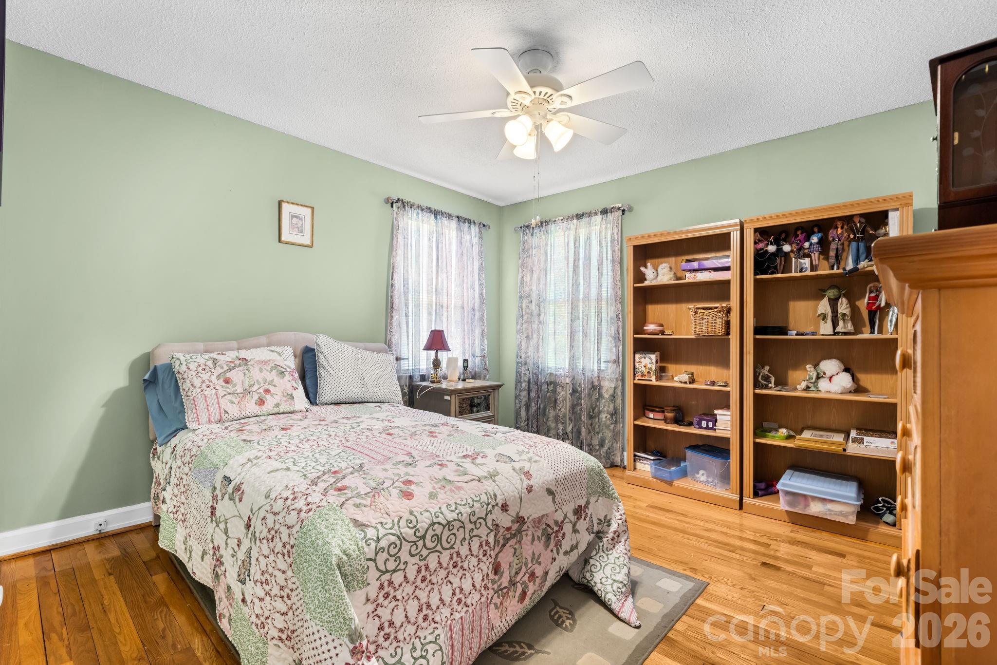 406 Swanson Drive SW