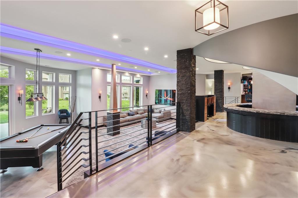 10239 N Kansas Avenue