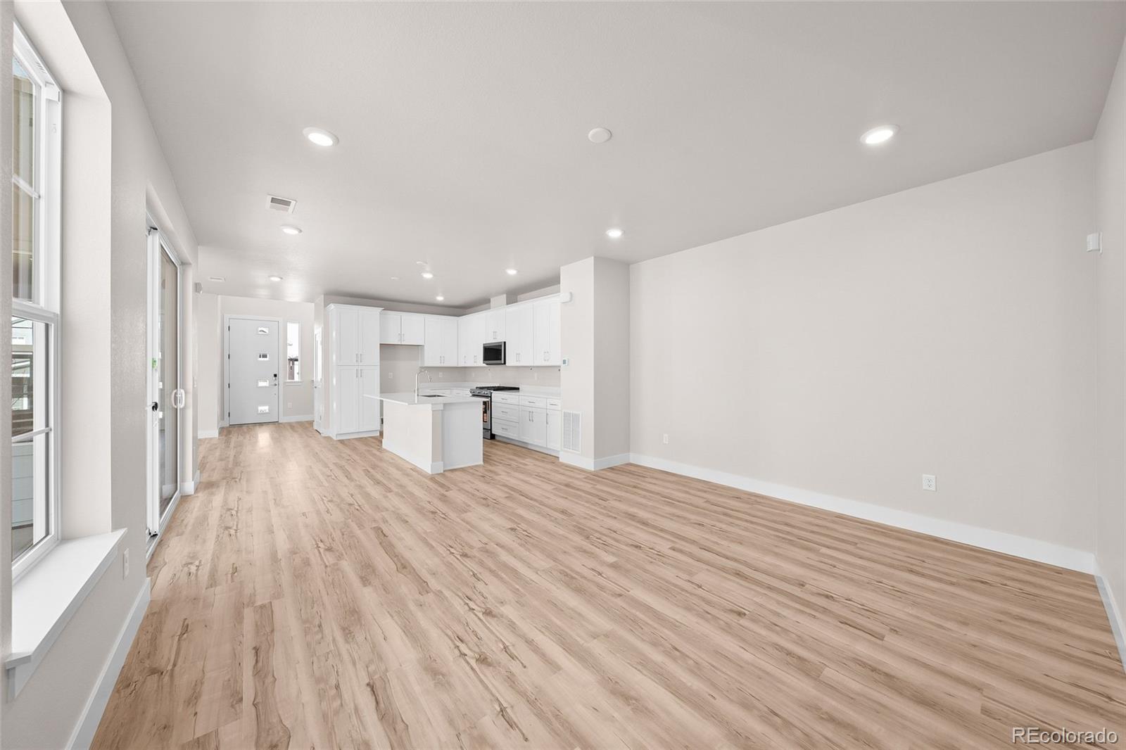 8731 Whiteclover Street