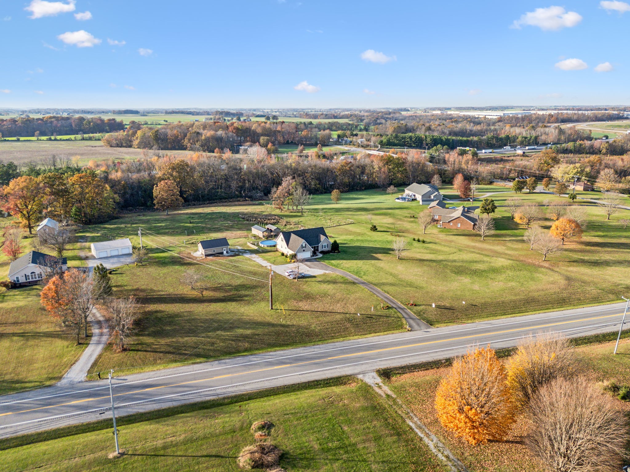 5881 Highway 31 W