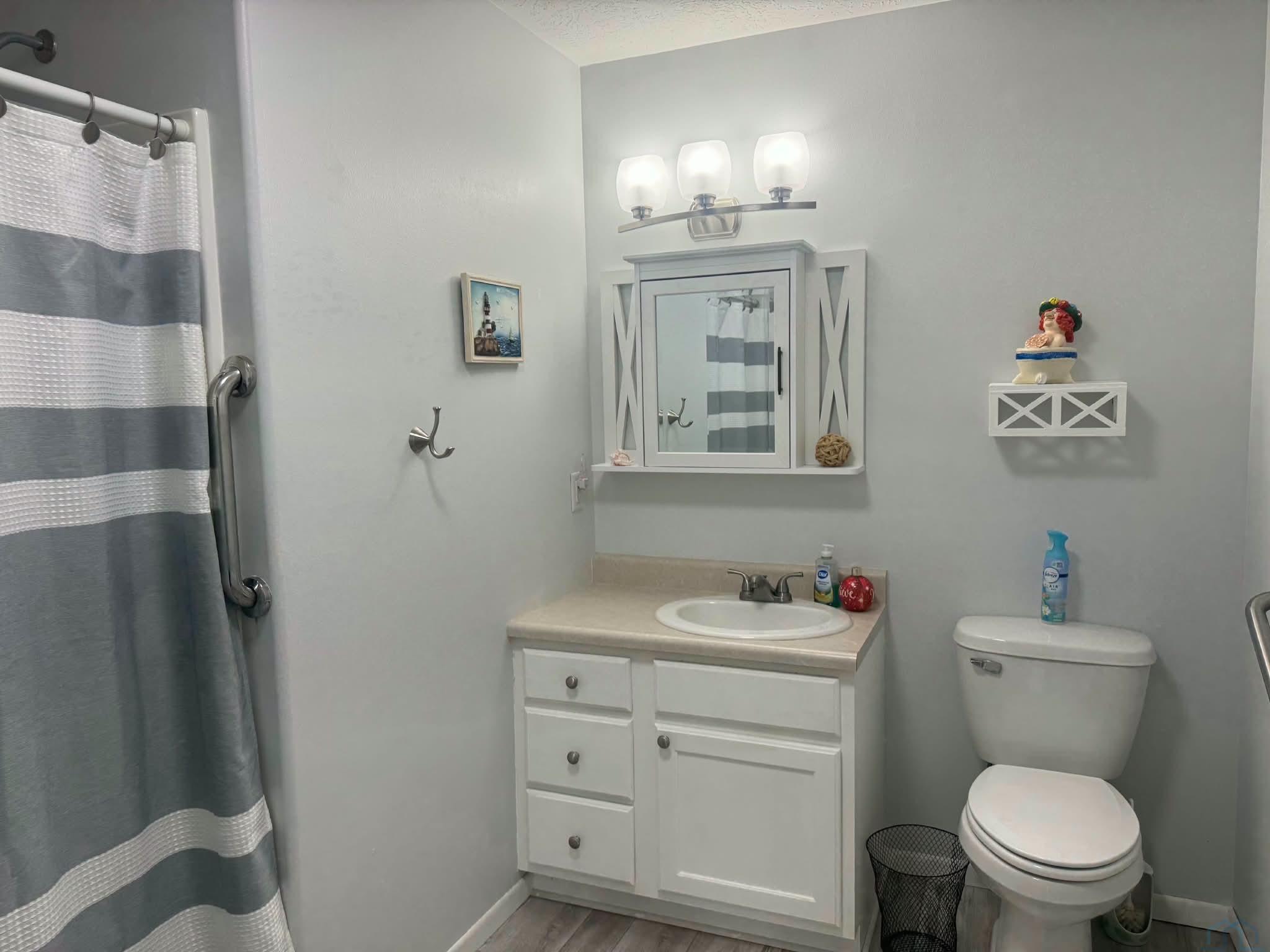 1120 Meadow View Court 1