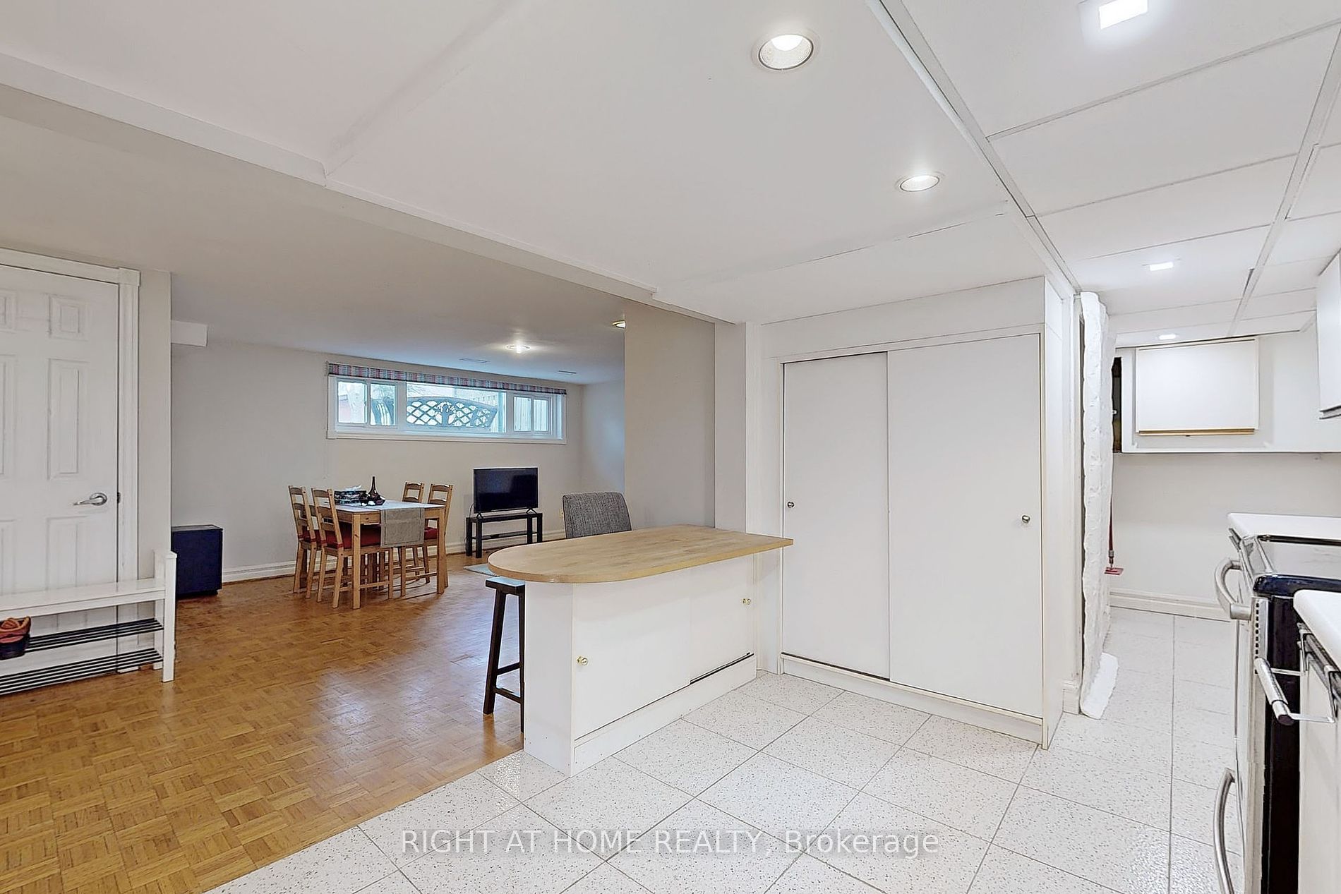 156 Trayborn Dr Bsmt