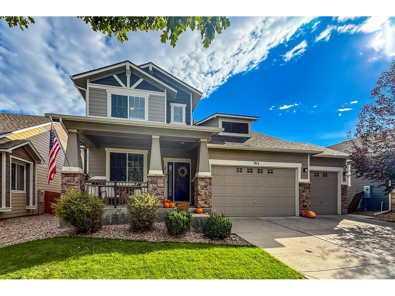 Beautifully remodeled 2 story in Water Leaf, updated open concept kitchen with quartz countertops and new appliances, new LVP Floor throughout the main floor. Wonderful finished basement with a wet bar for entertaining. 6 Bedrooms for a large family. This house is move-in ready for a new family. A Must See!!!