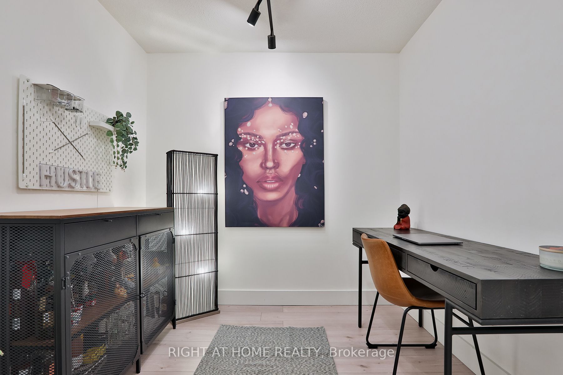 88 Grangeway Ave 2506