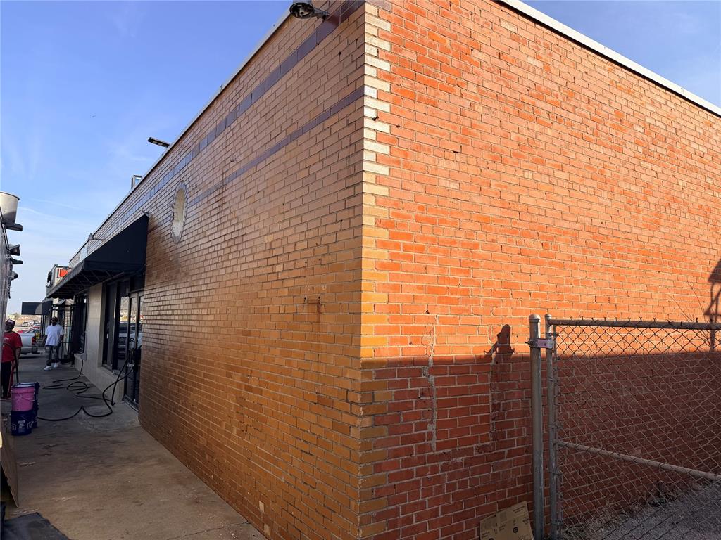 2822 NW 10th Street