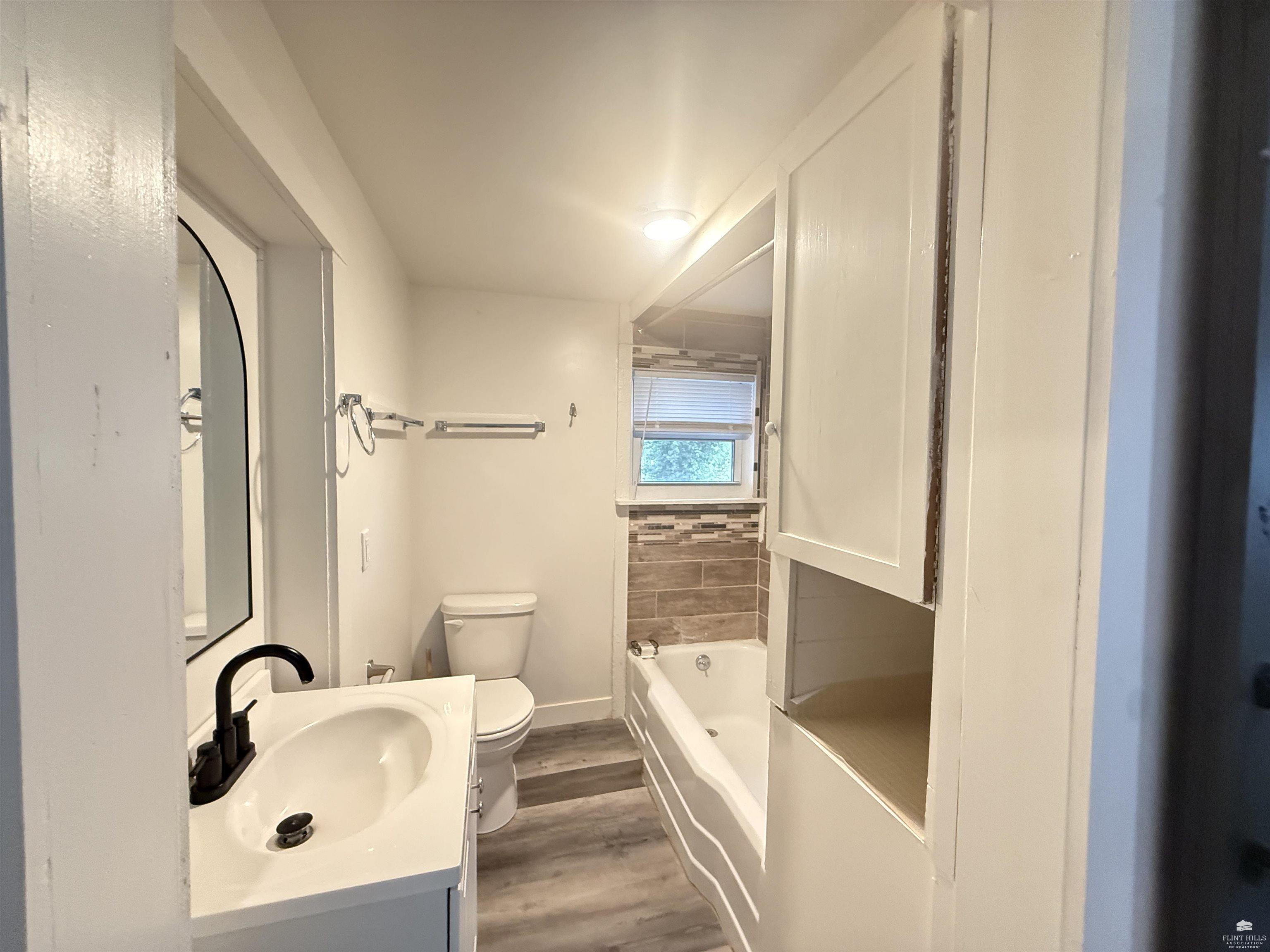 216 W Elm Street