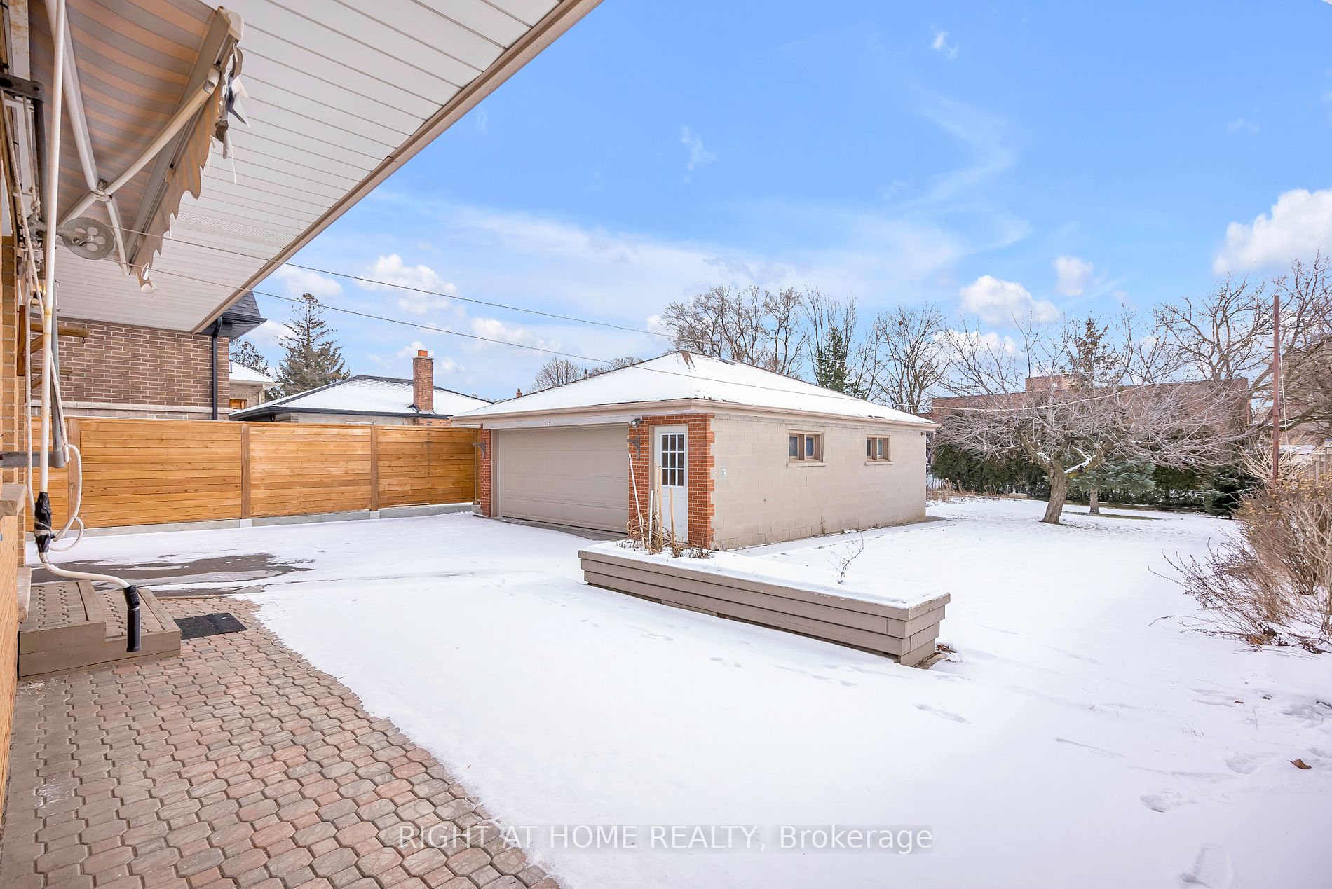15 Grovedale Ave