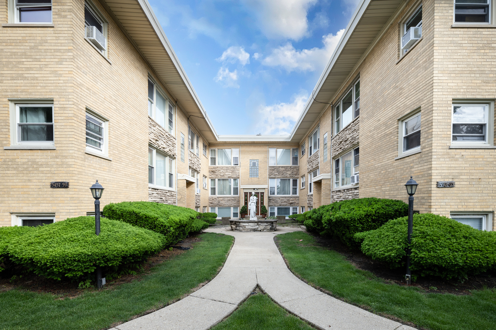RENTALS ALLOWED - WHAT AN AMAZING OPPORTUNITY!   WALKING DISTANCE FROM BLUE LINE! UNBEATABLE INVESTMENT IN HIGHLY DESIRABLE JEFFERSON PARK!  UPDATED 2 BED / 1 BATH UNIT WITH GRANITE COUNTERTOPS & GLEAMING HARDWOOD FLOORS THROUGHOUT!  ENJOY AN OPEN-CONCEPT KITCHEN, LIVING & DINING ROOM COMBO PERFECT FOR ENTERTAINING!  CONVENIENT WASHER/DRYER IN BUILDING + EXTRA STORAGE (#S-3) IN BASEMENT!  INCLUDES ASSIGNED PARKING SPACE (#6)!  PERFECT FOR INVESTORS OR OWNER-OCCUPANTS.CONTACT YOUR REALTOR & SCHEDULE A SHOWING TODAY - DEALS LIKE THIS DON'T LAST!