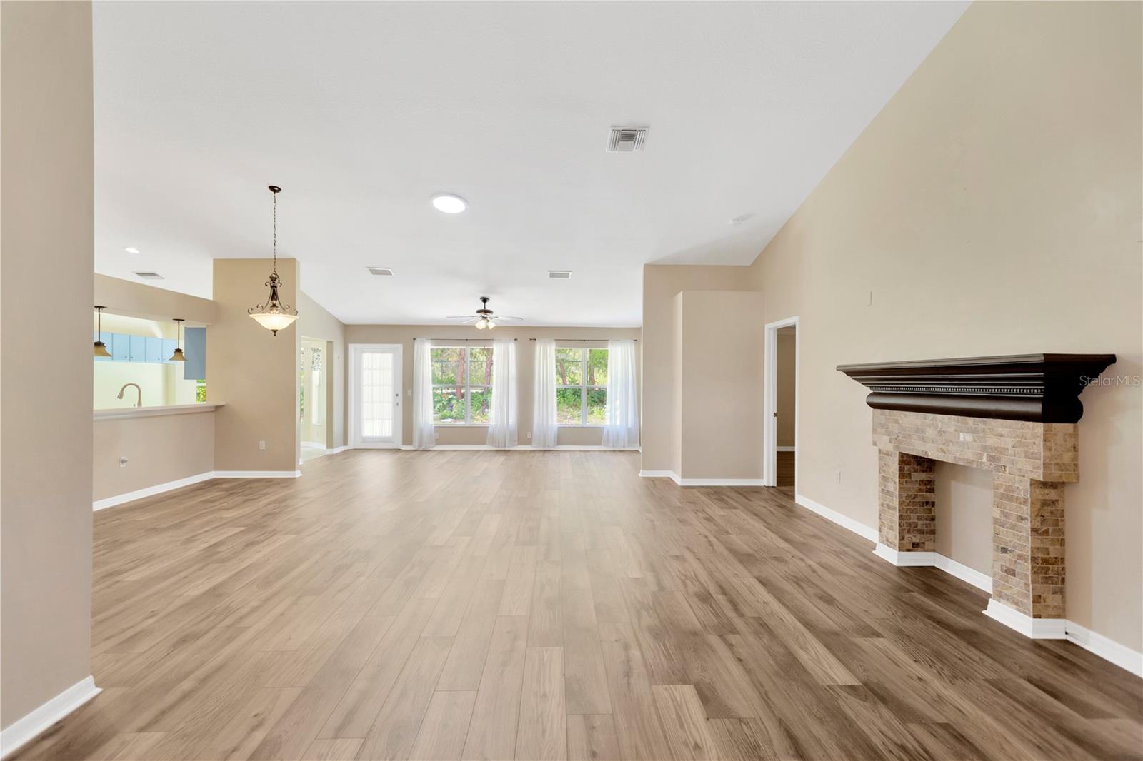 11148 Hollander Avenue