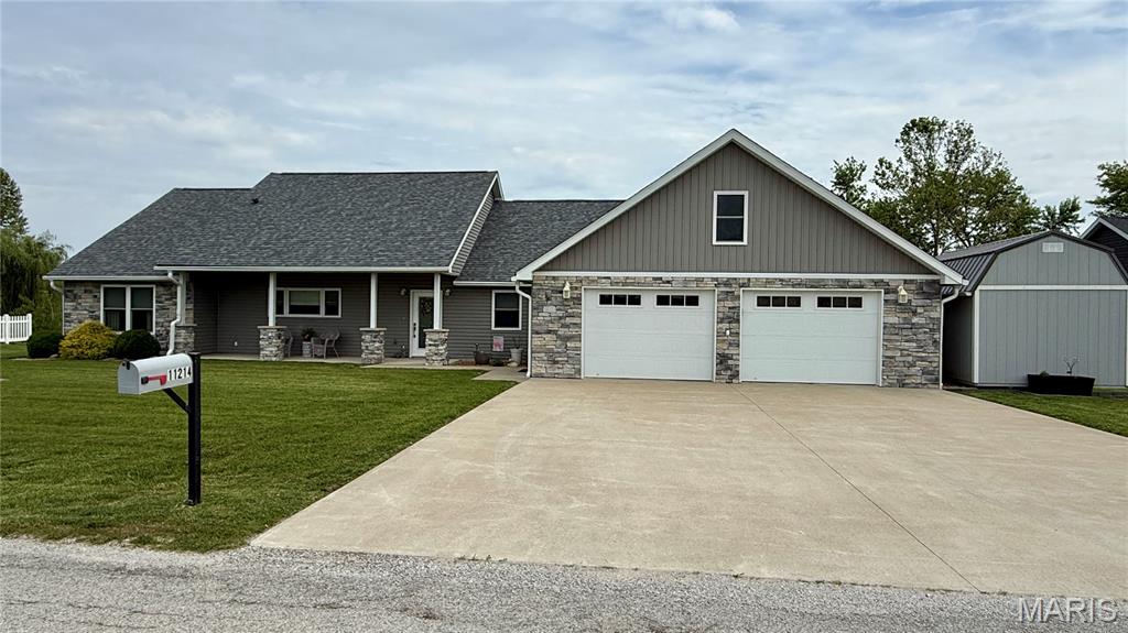11214 W Lakeshore Drive