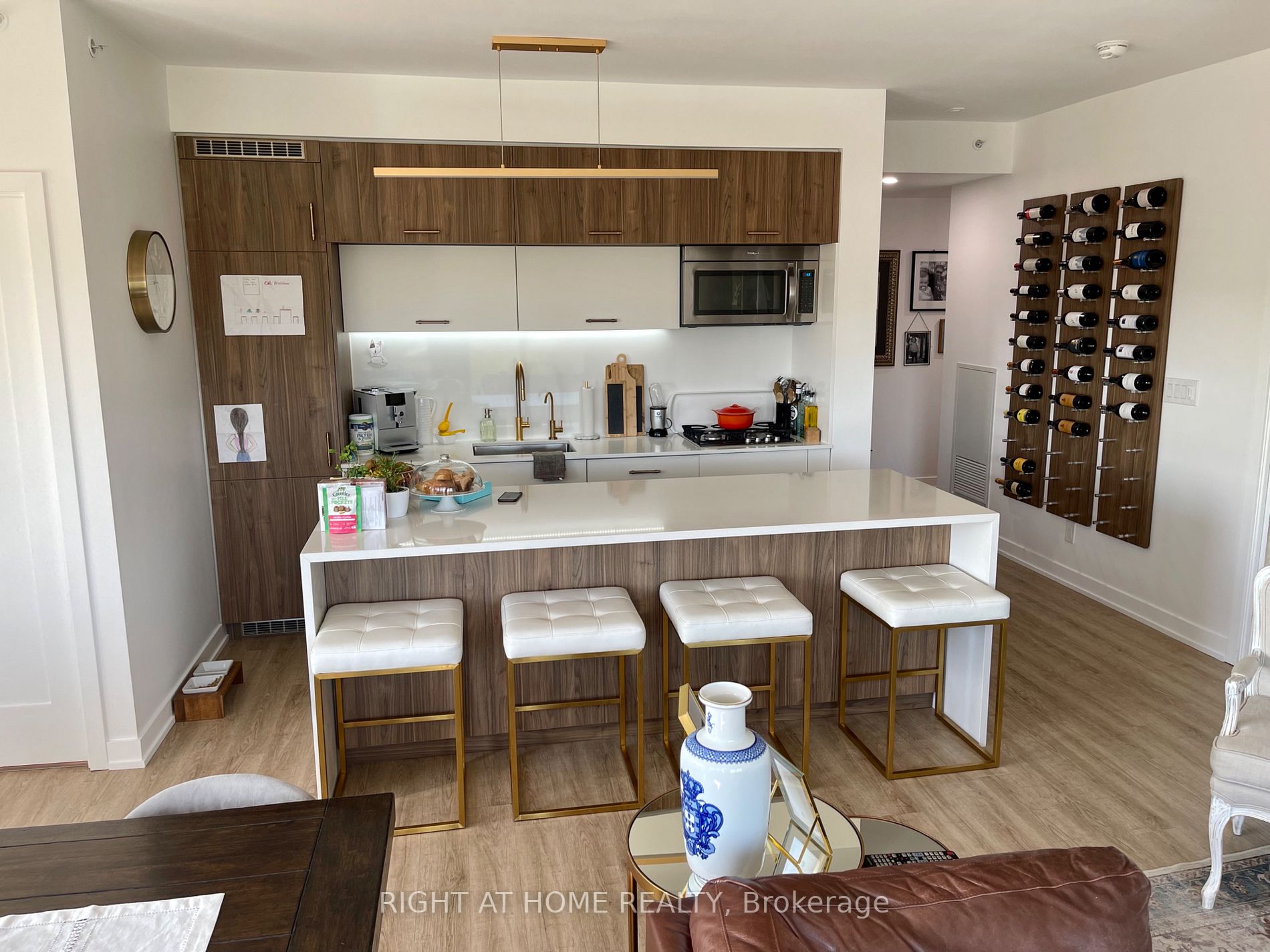 205 Manning Ave 310