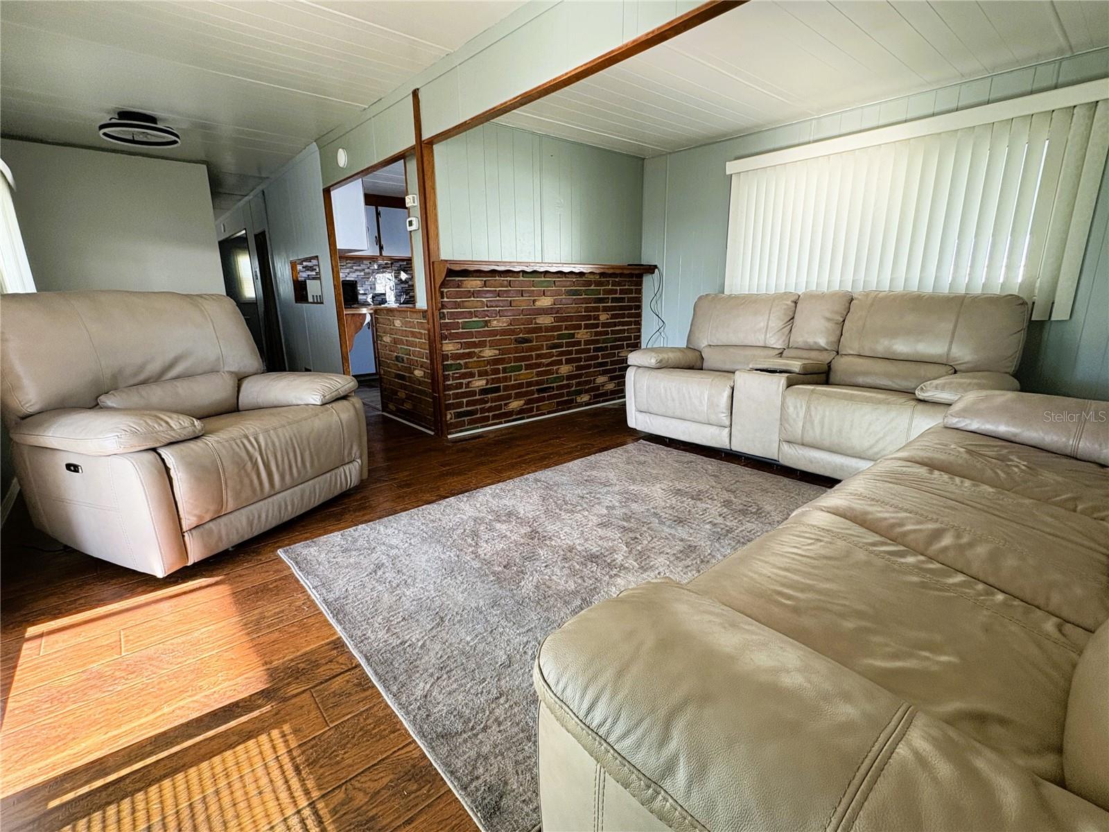 504 50th Avenue Dr W Avenue W