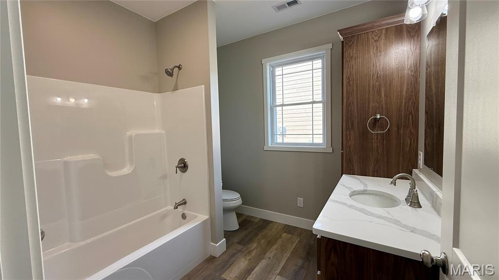 205 E Larkspur Ct