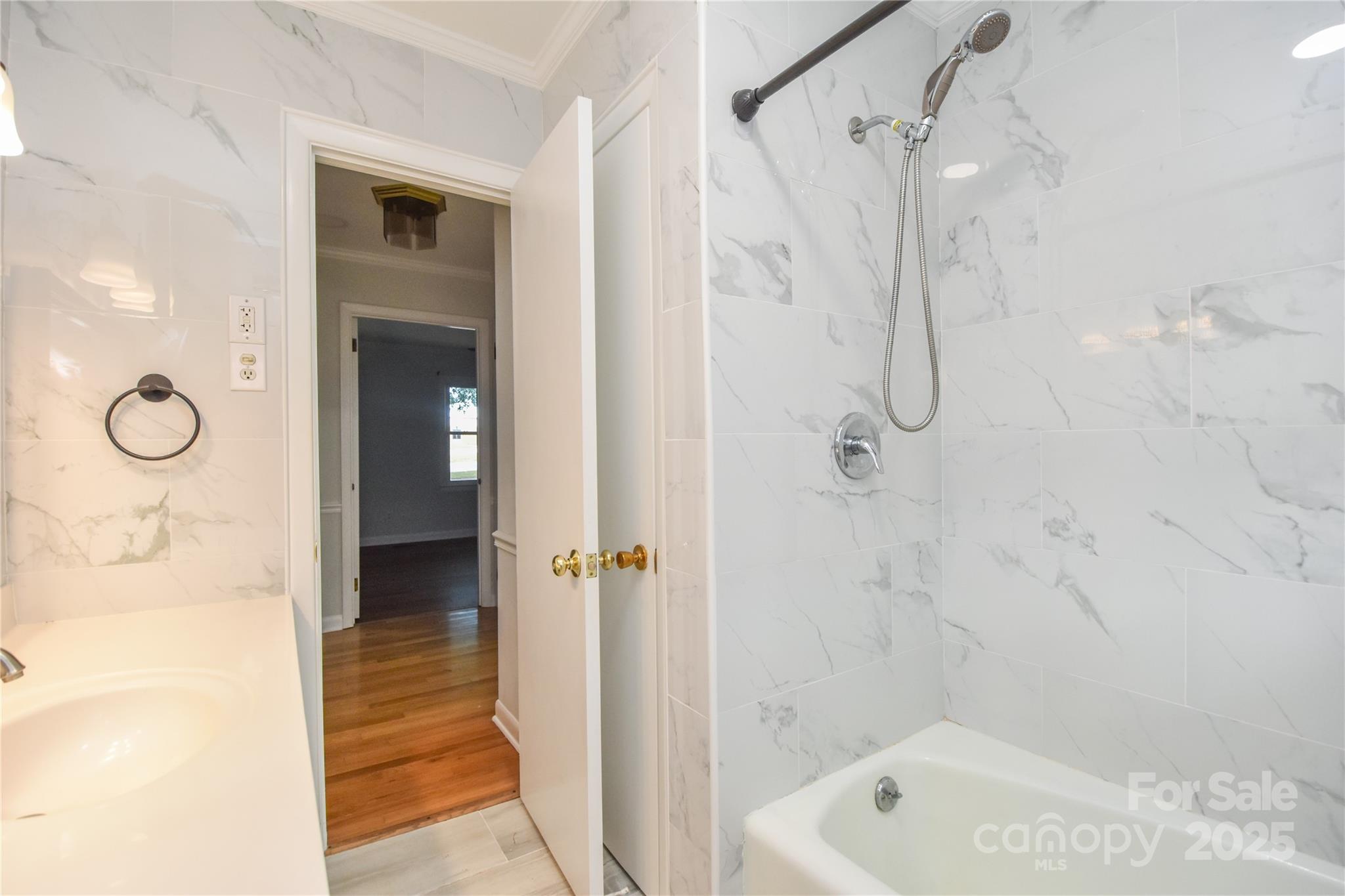 846 S Magnolia Street