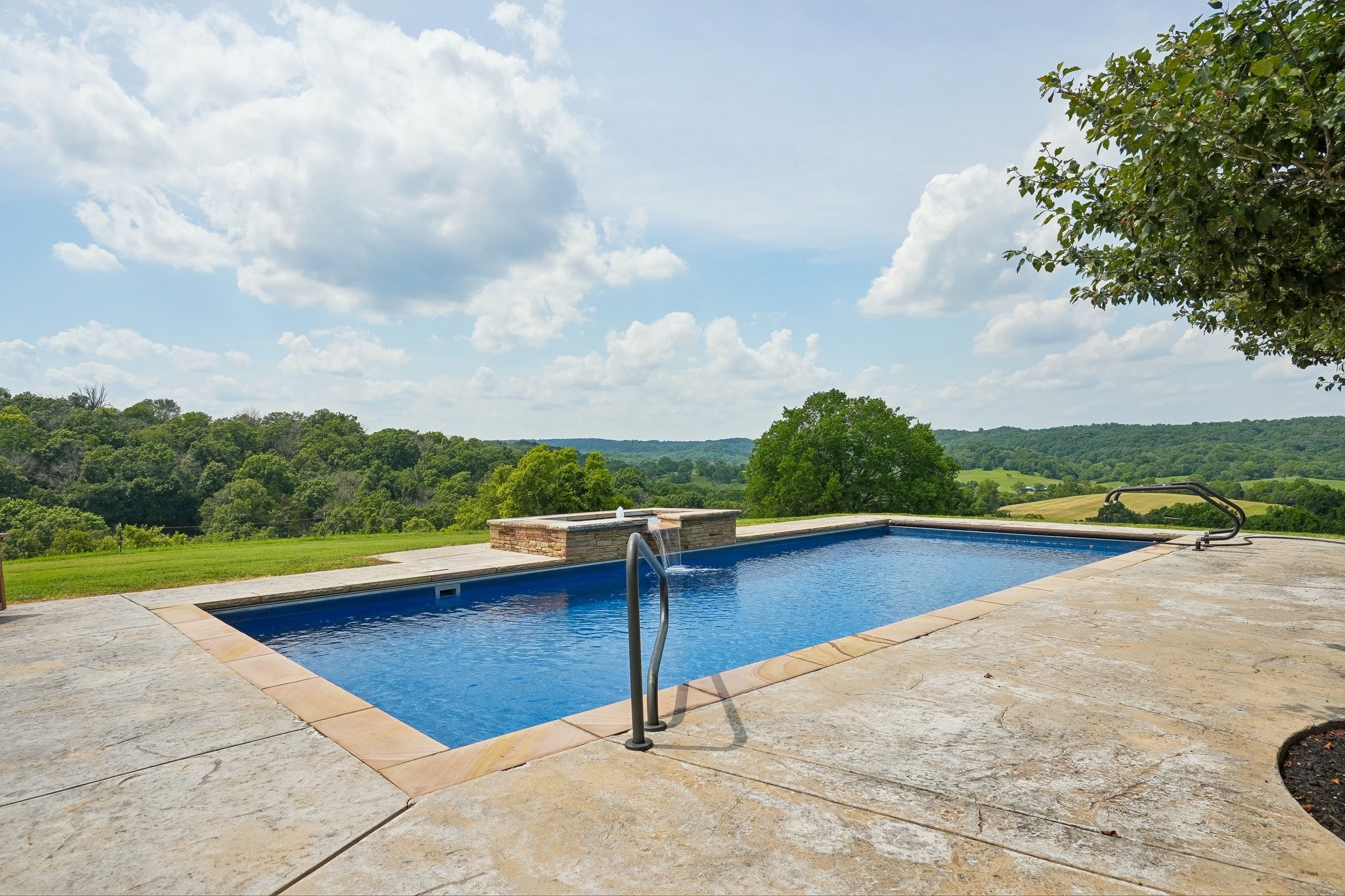 658 Hickory Ridge Rd