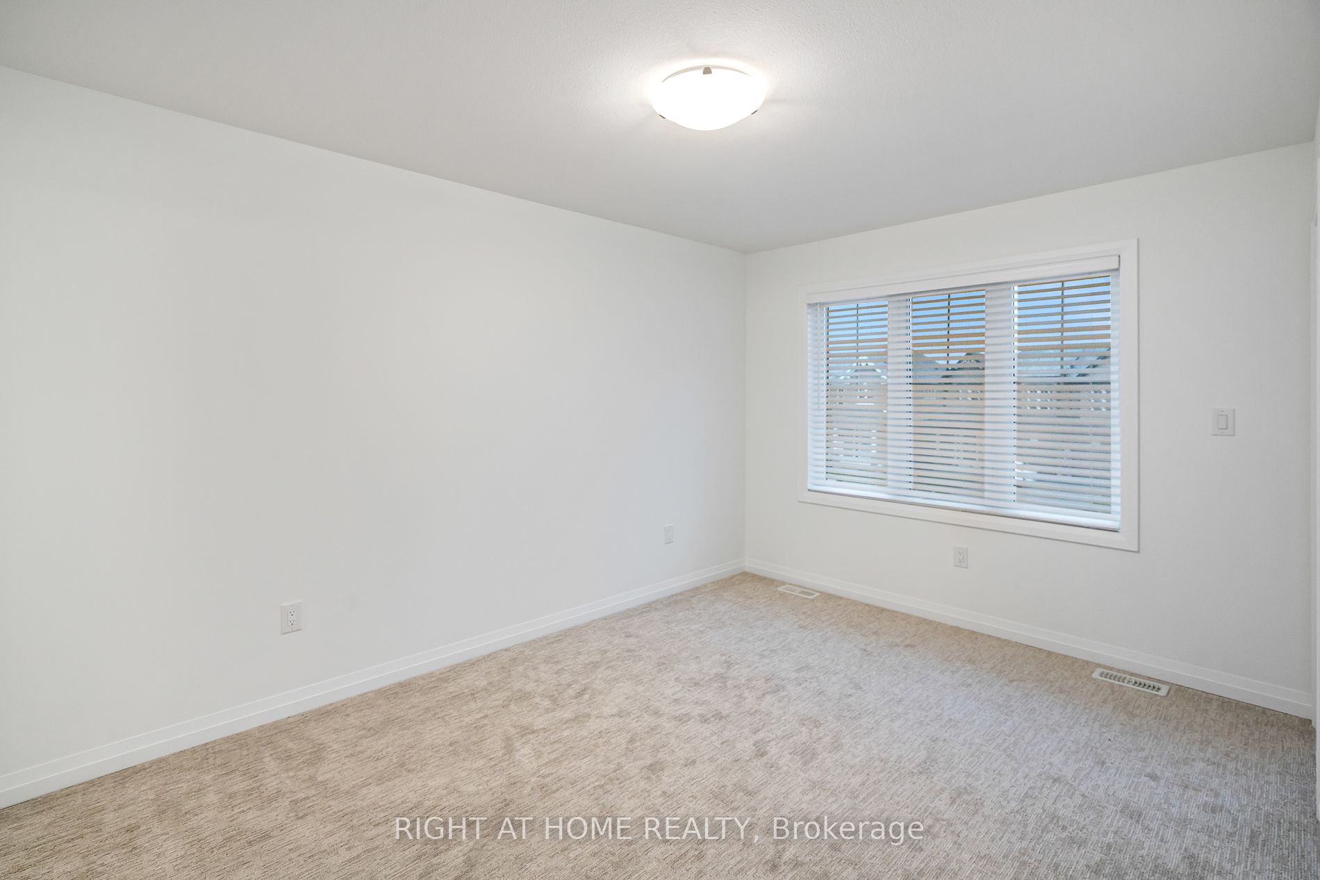 66 Alicia Cres