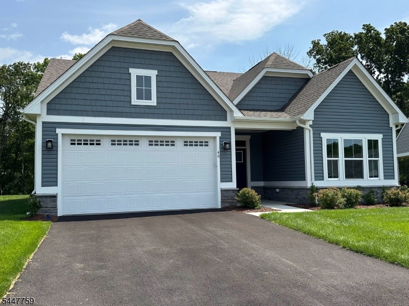 40 Thomas Knoll Blvd — photo 3 of 30