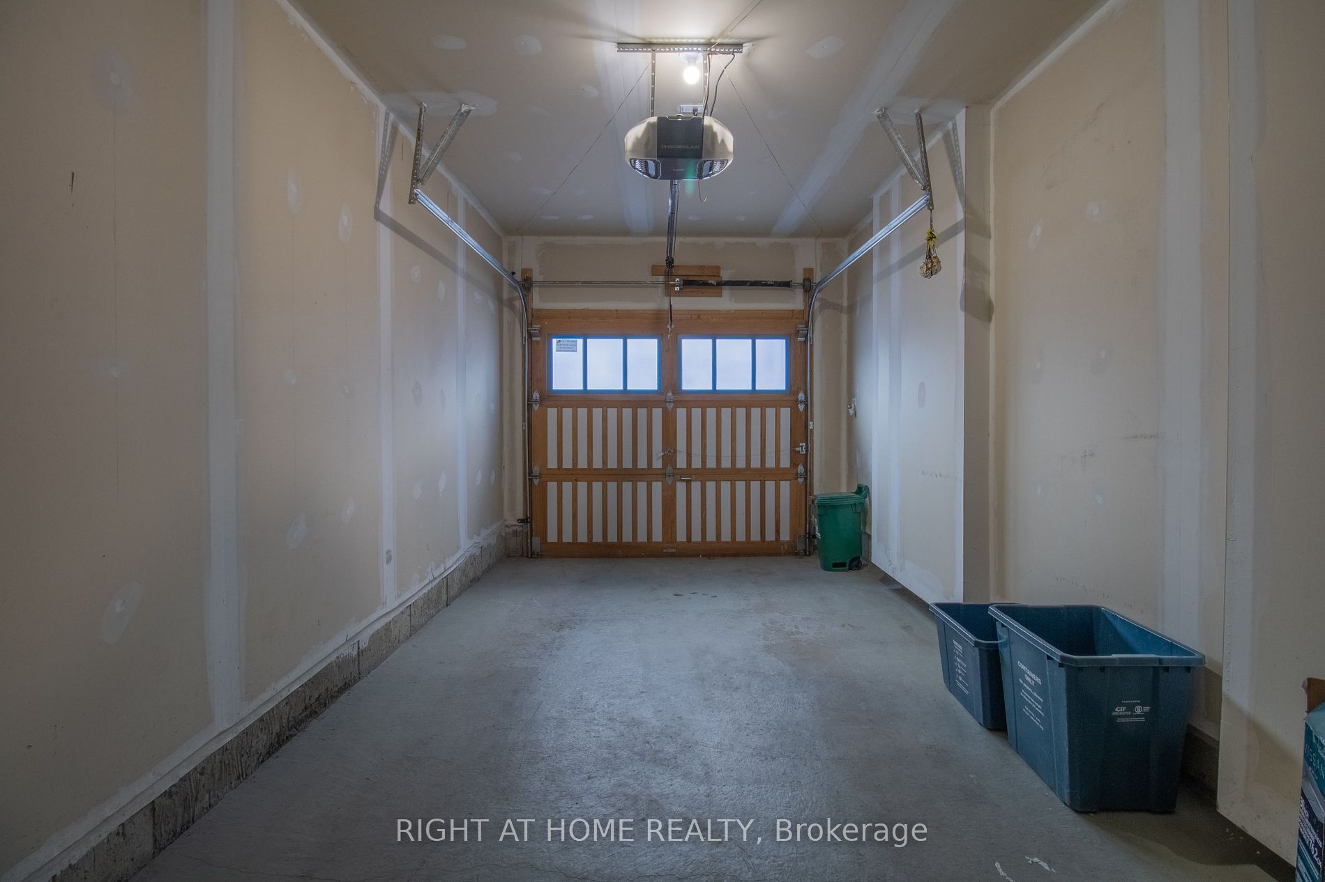 29 Keith-Wright Cres