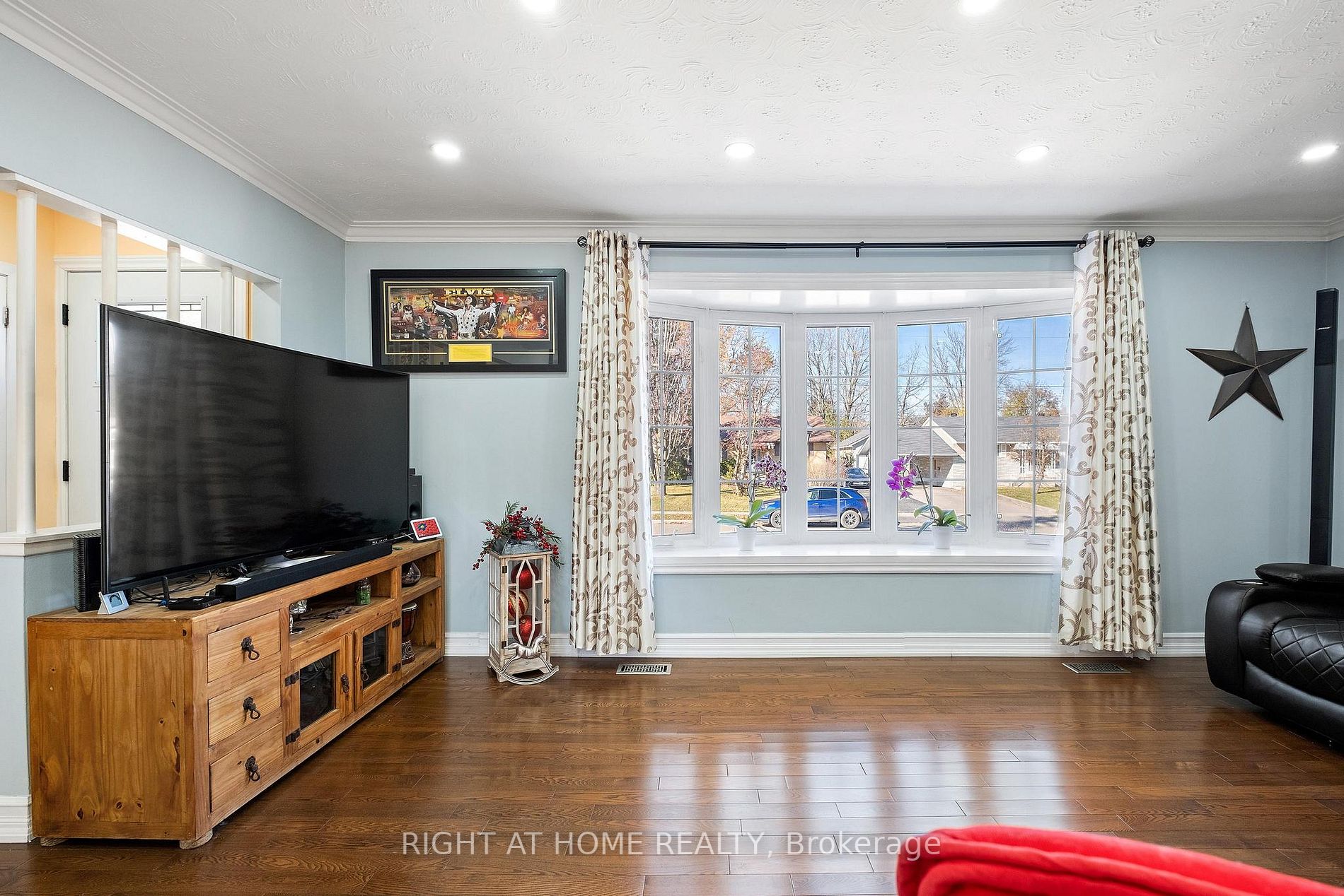 140 Meadowbrook Dr